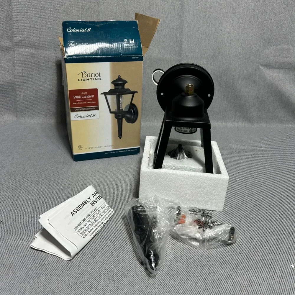 Patriot Lighting Colonial II Outdoor Wall Lantern Black Clear Glass‎ 356-4031